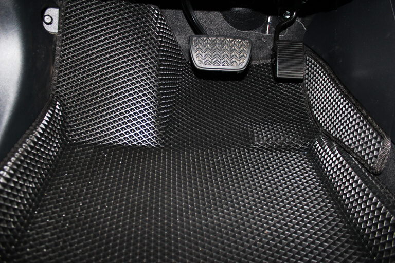 комплект eva ковриков для подвесной педали акселератора на Toyota Rav4 XA50